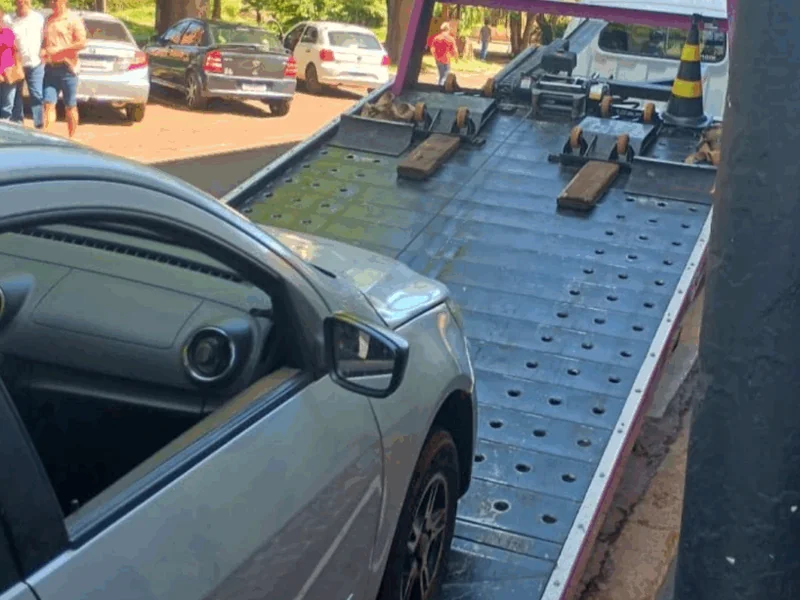 Transporte de veículo em Ituiutaba: plataforma ou reboque?